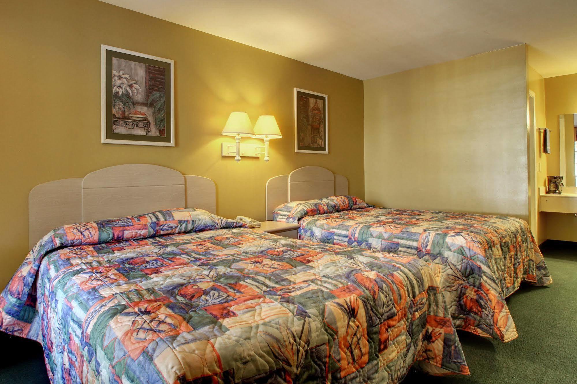 Key West Inn - Childersburg Екстер'єр фото