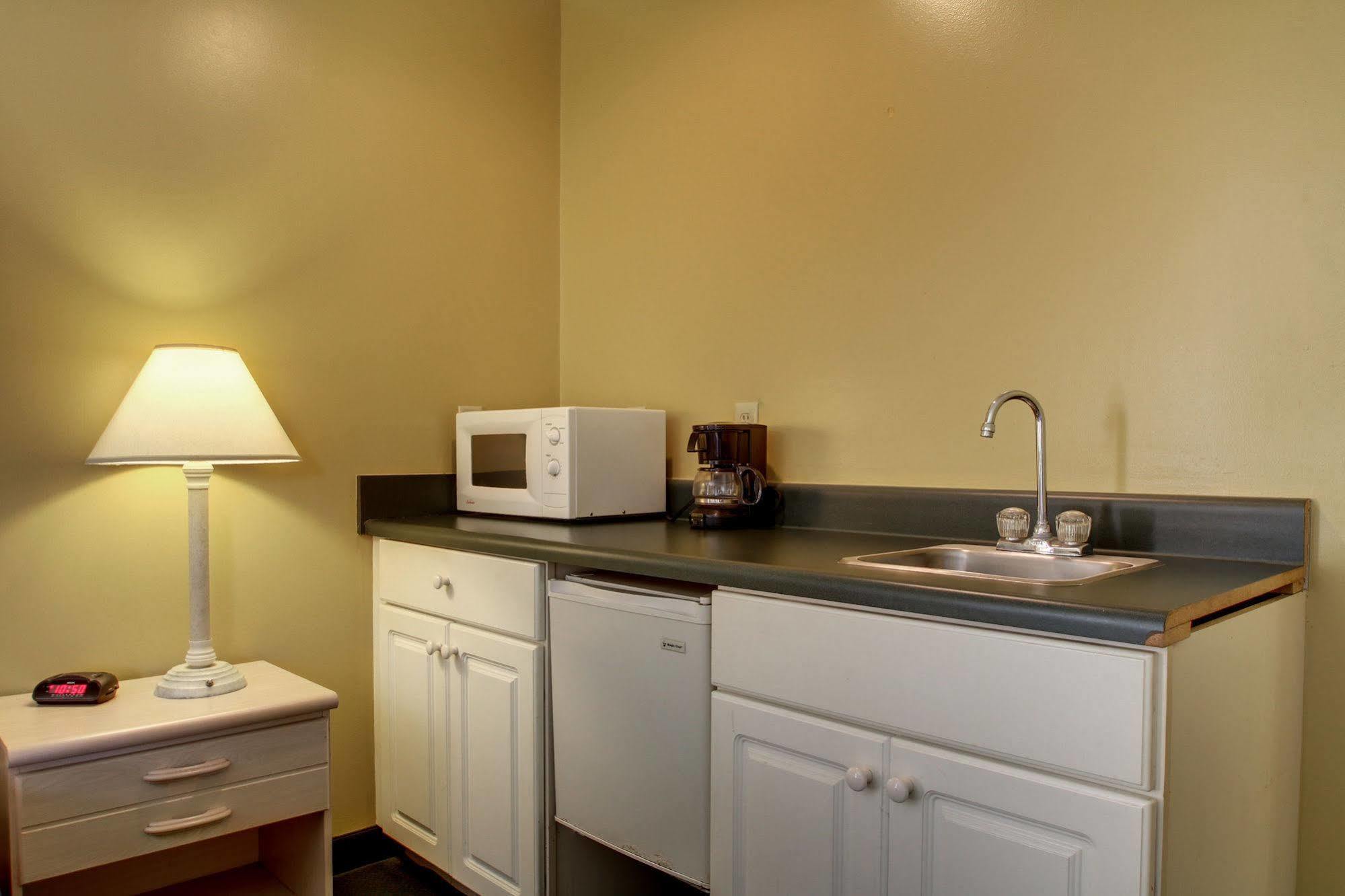 Key West Inn - Childersburg Екстер'єр фото